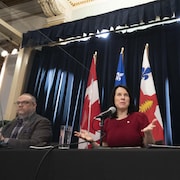 Point de presse de la mairesse de Montréal, Valérie Plante et de Benoit Dorais. 

Photo prise à l’hôtel de Ville de Montréal, à Montréal, Québec.

Sur la photo: (Gauche à droite) Valérie Plante et benoit Dorais. 
Le 15 Février 2022 2022/02/15. 
