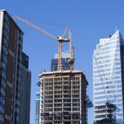 Une tour en construction à Montréal.