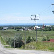 La municipalité de Saint-Anaclet-de-Lessard, vue du haut pays de Rimouski-Neigette.