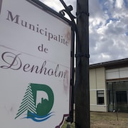 Le panneau de la municipalité de Denholm.
