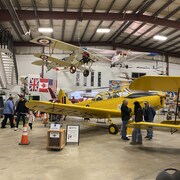 Vue d'ensemble du Musée de l'aviation de la Saskatchewan à Saskatoon, qui célèbre le 100e anniversaire de l'Aviation royale canadienne. 
