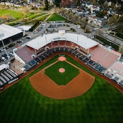 Une vue a&eacute;rienne du stade de baseball Nat Bailey de Vancouver.