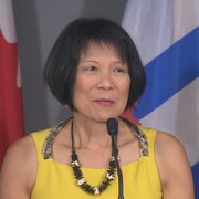 La mairesse Olivia Chow en conférence de presse.