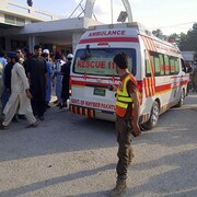 Une ambulance transporte des blessés au Pakistan.