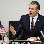 Pete Hegseth lors d'une réunion de l'OTAN.