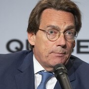 Pierre Karl Péladeau en conférence de presse.