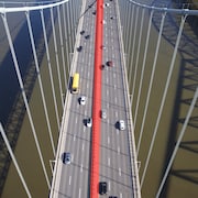 Photo aérienne des voies de circulation du pont Pierre-Laporte.