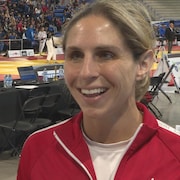 Priscilla Gagné en entrevue avec le tatami derrière elle