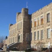 La façade de la prison presque centenaire de Thunder Bay en Ontario.