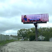 Panneau publicitaire à Saskatoon. 23 mai 2024.