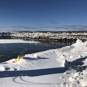 Le quai de Grande-Rivière sous la neige de janvier.