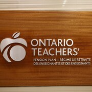 Le panneau d'affichage du Régime de retraite des enseignantes et des enseignants de l'Ontario.