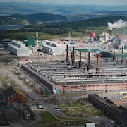 Les installations industrielles de Rio Tinto au Complexe Jonquière vues des airs.