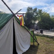 Une tente sur un terrain à Roberval