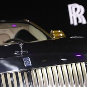 Une Rolls-Royce Spectre, voiture entièrement électrique, a été présentée le 17 octobre 2022. 