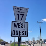 Une pancarte de la route 17.