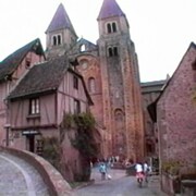 Une église à Conques, une des étapes du pèlerinage de Saint-Jacques-de-Compostelle.
