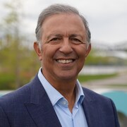 L'ancien ministre Sam Hamad propose un plan en transport pour la région de Québec et Lévis