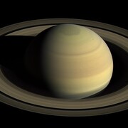 La planète Saturne et ses anneaux.