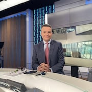 Le chef de bureau parlementaire de Radio-Canada, Sébastien Bovet, dans les studios de la Nouvelle Maison de Radio-Canada, à Montréal.