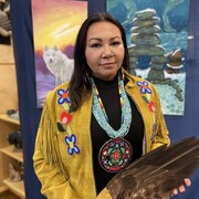 Sheila North lors de l'annonce de sa candidature à la présidence de l'Assemblée des Premières Nations, le 26 octobre 2023 à Winnipeg.
