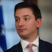 Gros plan de Simon Jolin-Barrette.