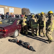 Des jeunes des Écoles Saint-Joachim et Arborgate à La Broquerie ont assisté à la simulation d'une scène d'accident impliquant l'alcool au volant, le 4 novembre 2022, le terrain du Centre HyLife.