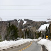La route menant au Mont Béchervaise, à Gaspé.