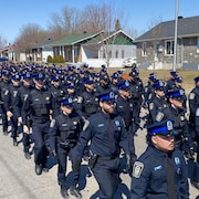 Des policiers de la Ville de Montréal dans les rues de Trois-Rivières.