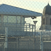 Une vue de la tour de surveillance du pénitencier.