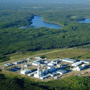 Une image aérienne d'une usine.