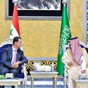 Le président syrien s'entretient avec le prince Badr bin Sultan bin Abdulaziz, gouverneur adjoint de la région de La Mecque après son arrivée en Arabie saoudite.