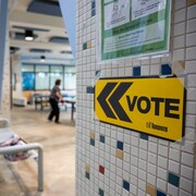 Un bureau de vote à Toronto.
