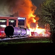 Le train du CP en feu près des artères Pall Mall et Waterloo à London le 21 avril 2024.