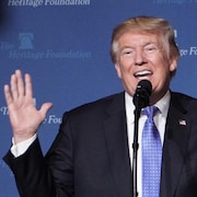 L'ancien président américain Donald Trump prononce un discours sur la réforme fiscale lors de la réunion du Club du président de l'Heritage Foundation dans un hôtel de Washington