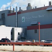 La façade de l'usine