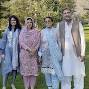 Les quatre victimes mortes dans l'attaque posaient il y a quelque temps pour une photo de famille dans un parc.