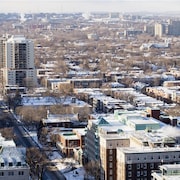 Vue aérienne du quartier Montcalm, à Québec, en hiver.
