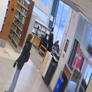  Le Syndicat canadien de la fonction publique publie un rapport faisant état d'une hausse des actes de violence dont ont été victimes ou témoins les employés des bibliothèques publiques de la province.
