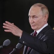 Vladimir Poutine s'exprime lors d'une conférence de presse.