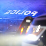 Le lettrage du mot «police» sur l'avant d'une autopatrouille.