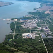 Vue aérienne du parc industriel et portuaire de Bécancour.