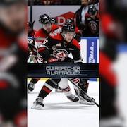 Lynden Lakovic, attaquant des Warriors de Moose Jaw, se démarque de son couvreur. Un texte annonce le titre de la capsule : « Qui repêcher à l'attaque? ».