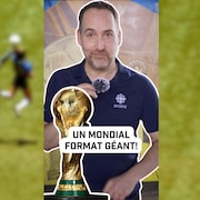 Jean-Patrick Balleux regarde la cam&eacute;ra.