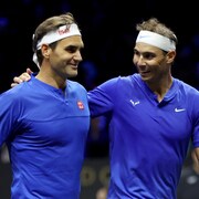 Roger Federer avec Rafael Nadal. 