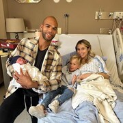 Darnell Nurse et son épouse Mikayla avec leux deux enfants. 