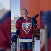 Laura Stacey encourage les Roses.