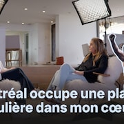 Jacinthe Taillon discute avec Caitlyn Jenner.