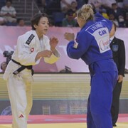 Christa Deguchi et Jessica Klimkait se font face sur le tatami.