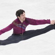 Keegan Messing effectue un saut.